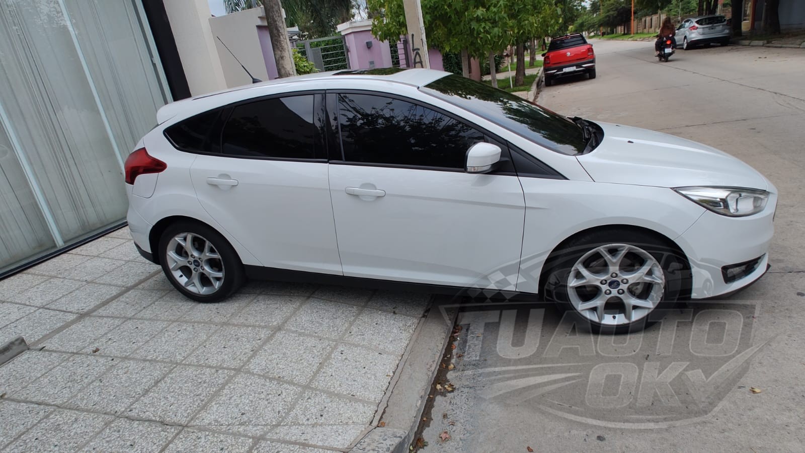 FORD FOCUS SE PLUS AUTOMATICO