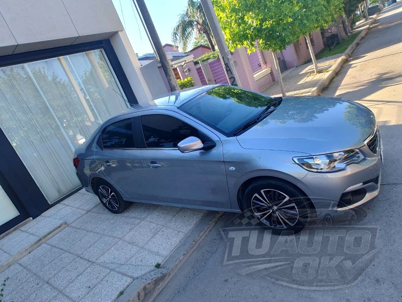 PEUGEOT 301 ALLURE PLUS 1.6 16V