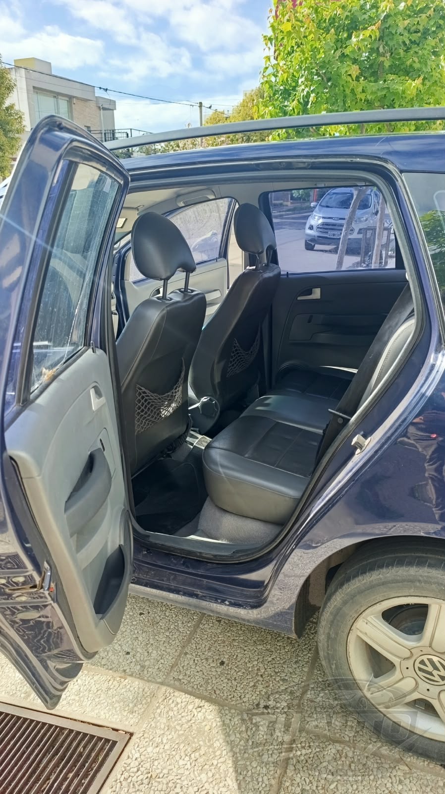 VOLKSWAGEN SURAN 1.6 5 PUERTAS, miniatura