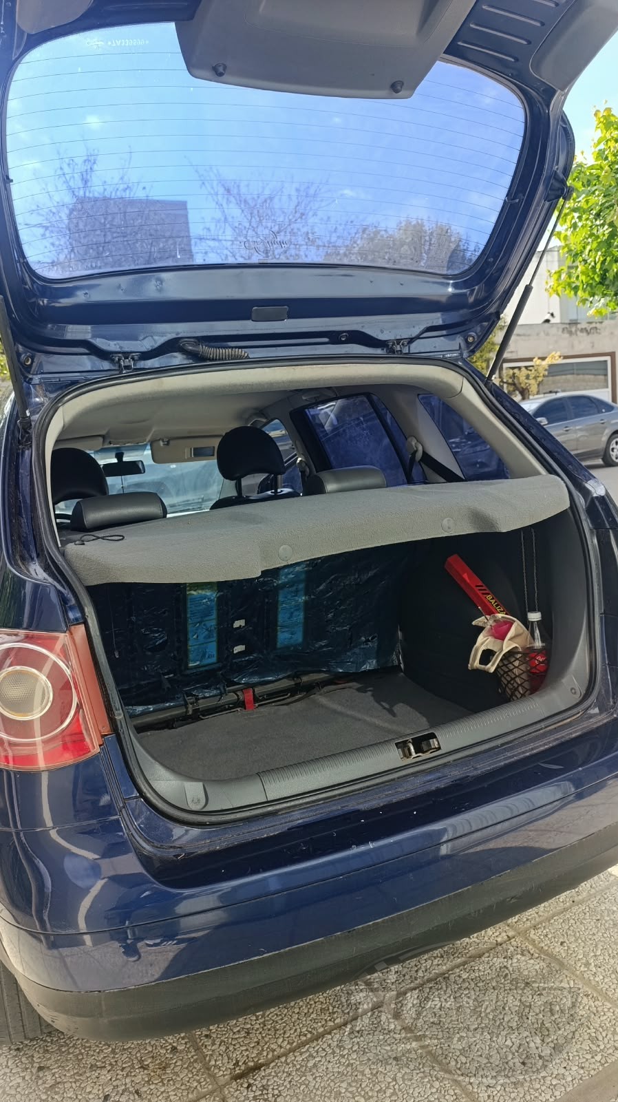 VOLKSWAGEN SURAN 1.6 5 PUERTAS, miniatura