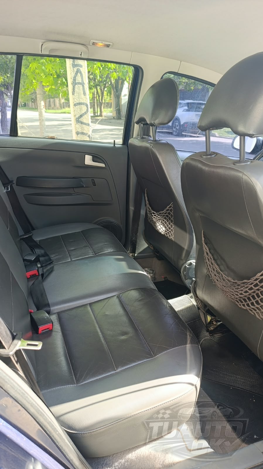 VOLKSWAGEN SURAN 1.6 5 PUERTAS, miniatura